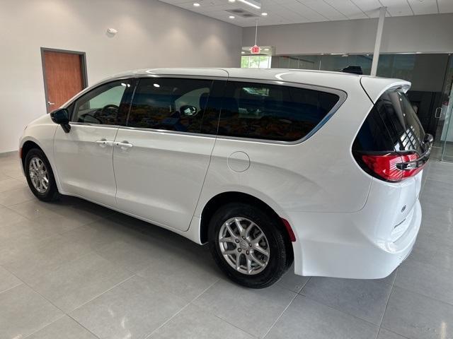 new 2025 Chrysler Pacifica car, priced at $42,147