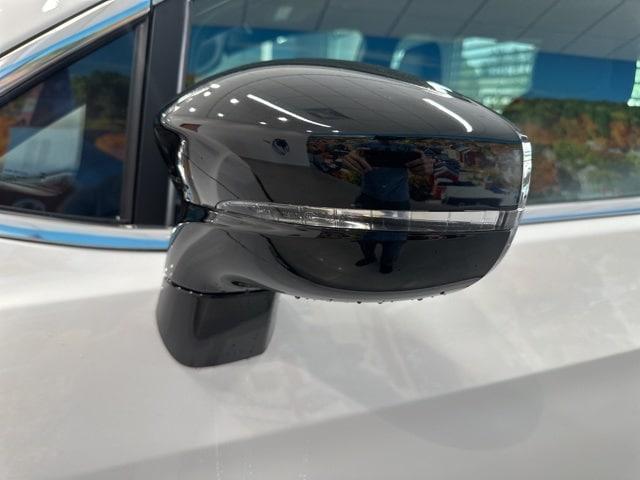 new 2025 Chrysler Pacifica car, priced at $42,590