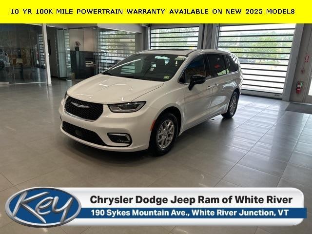 new 2025 Chrysler Pacifica car, priced at $42,590