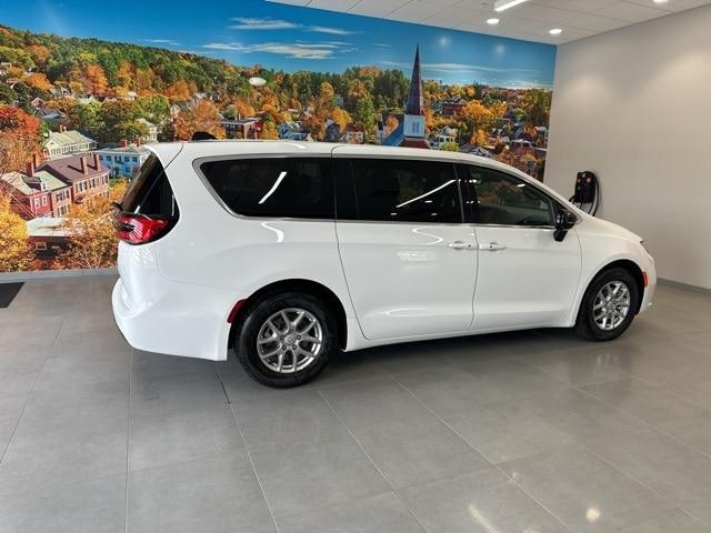 new 2025 Chrysler Pacifica car, priced at $42,590
