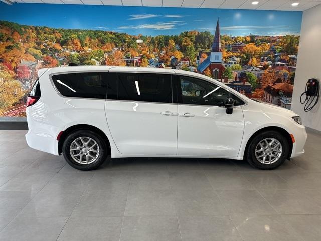 new 2025 Chrysler Pacifica car, priced at $42,147