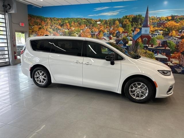 new 2025 Chrysler Pacifica car, priced at $42,147