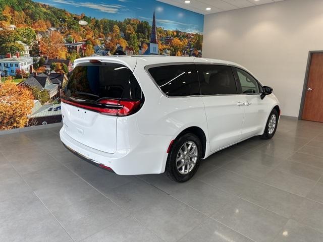 new 2025 Chrysler Pacifica car, priced at $42,147
