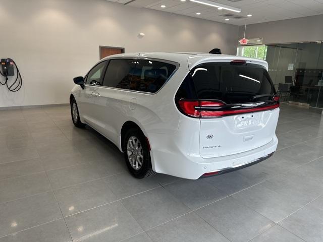 new 2025 Chrysler Pacifica car, priced at $42,147