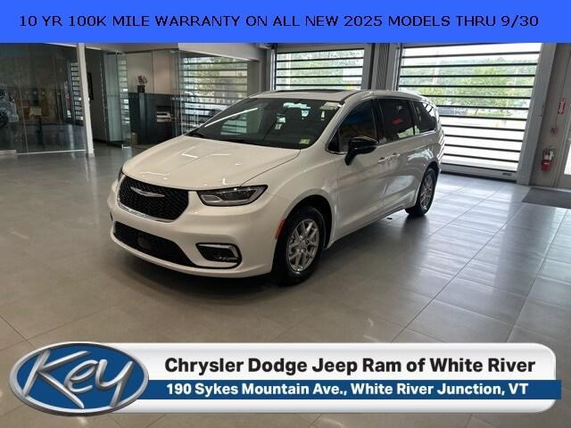 new 2025 Chrysler Pacifica car, priced at $42,590