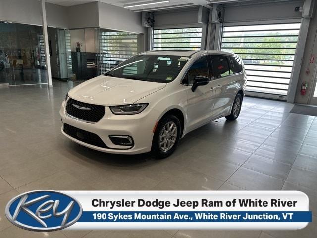new 2025 Chrysler Pacifica car, priced at $42,590