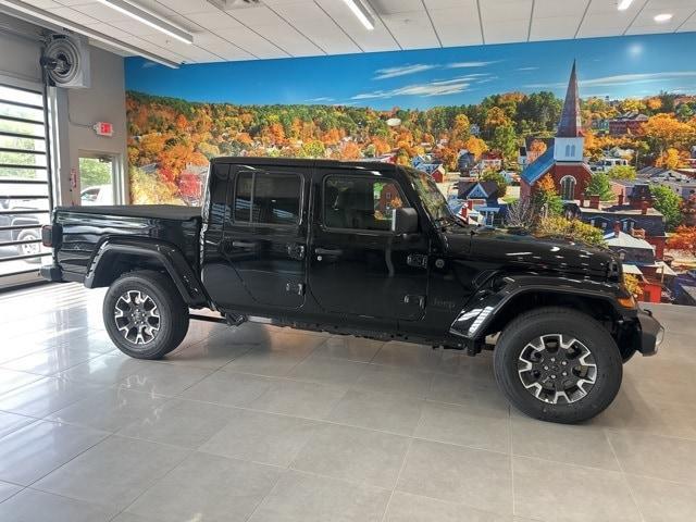 new 2025 Jeep Gladiator car, priced at $51,658