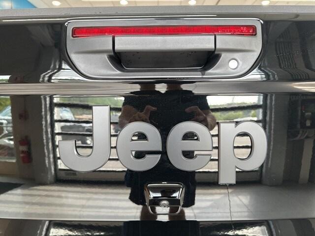 new 2025 Jeep Gladiator car, priced at $51,658