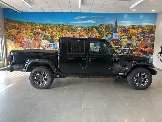 new 2025 Jeep Gladiator car, priced at $51,658