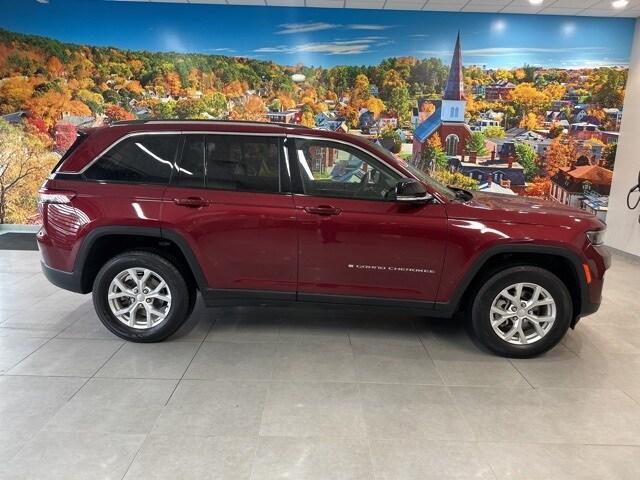 used 2023 Jeep Grand Cherokee car, priced at $30,495