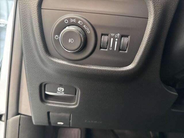 new 2025 Jeep Grand Cherokee L car, priced at $47,917