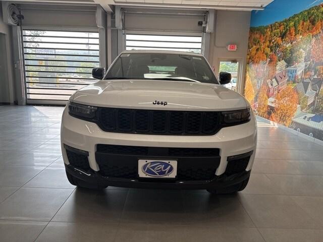 new 2025 Jeep Grand Cherokee L car, priced at $47,917