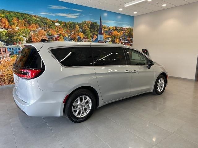 used 2023 Chrysler Pacifica car, priced at $23,450