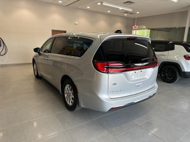 used 2023 Chrysler Pacifica car, priced at $23,450