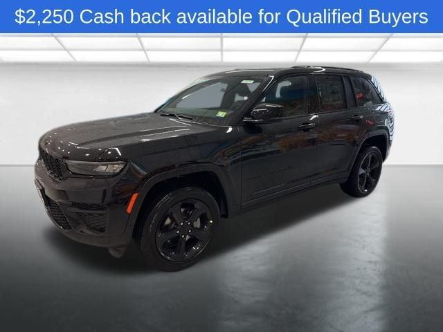 new 2025 Jeep Grand Cherokee car, priced at $45,120