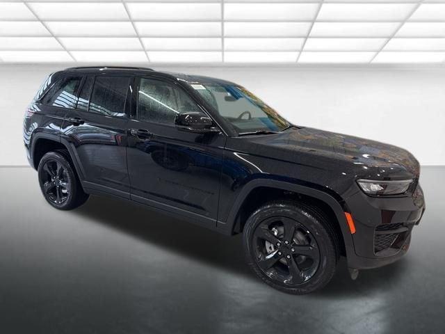 new 2025 Jeep Grand Cherokee car, priced at $45,120