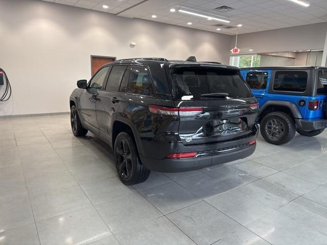new 2025 Jeep Grand Cherokee car, priced at $45,120