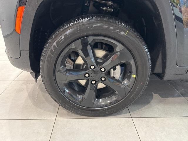 new 2025 Jeep Grand Cherokee car, priced at $45,120