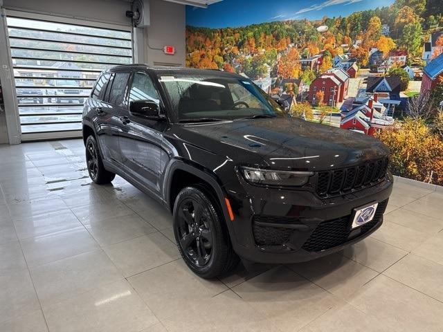 new 2025 Jeep Grand Cherokee car, priced at $45,120