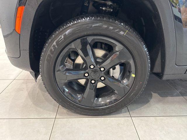 new 2025 Jeep Grand Cherokee car, priced at $45,120