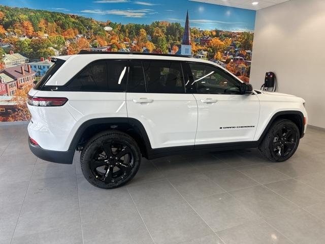 new 2025 Jeep Grand Cherokee car, priced at $48,451