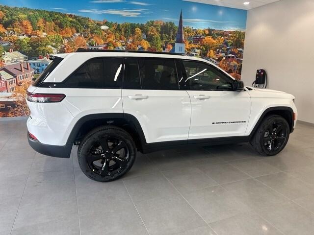new 2025 Jeep Grand Cherokee car, priced at $49,815