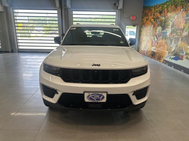 new 2025 Jeep Grand Cherokee car, priced at $48,451