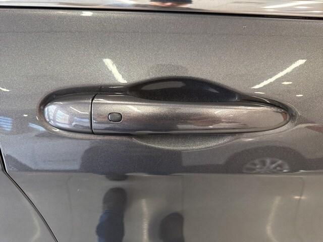 used 2022 Jeep Cherokee car, priced at $22,995