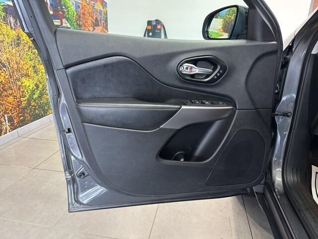 used 2022 Jeep Cherokee car, priced at $22,995