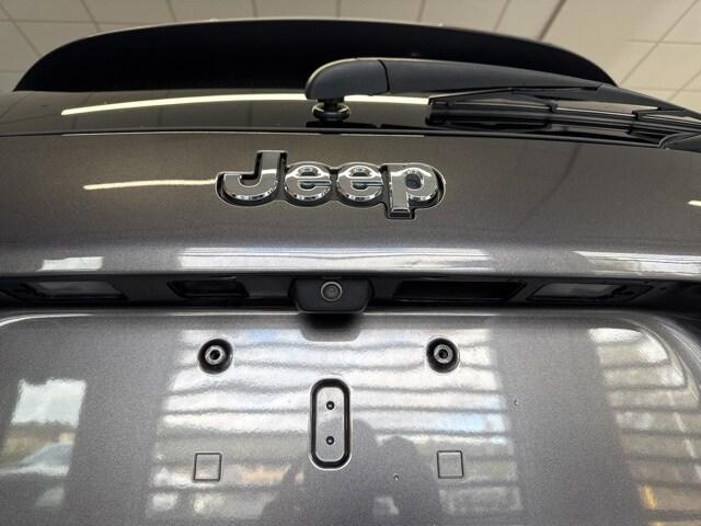 used 2022 Jeep Cherokee car, priced at $22,995