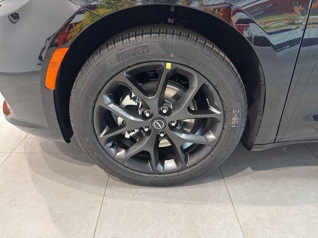 new 2026 Chrysler Pacifica car, priced at $47,745