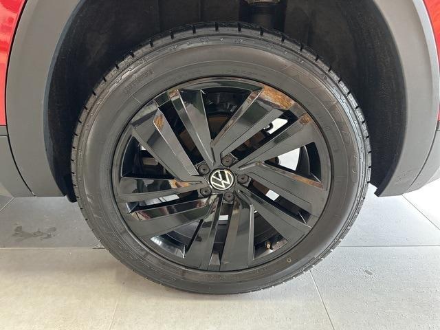 used 2023 Volkswagen Atlas Cross Sport car, priced at $27,998