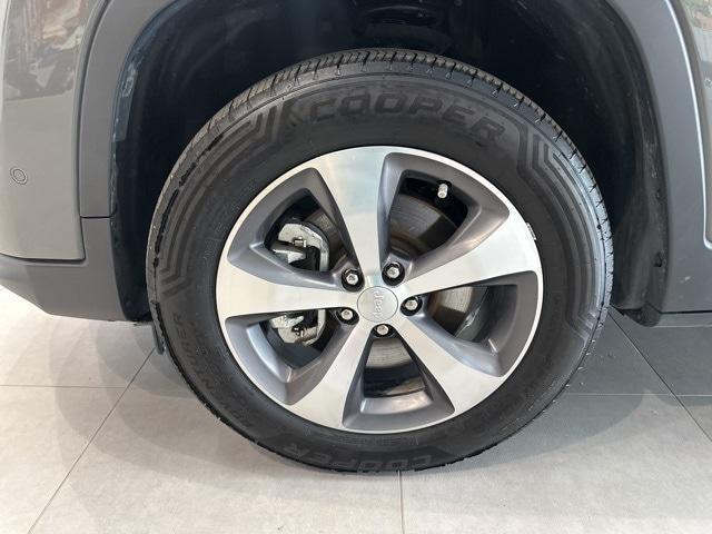 used 2021 Jeep Cherokee car, priced at $20,328