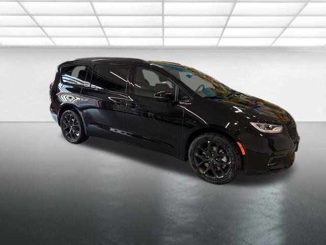 new 2026 Chrysler Pacifica car, priced at $47,975