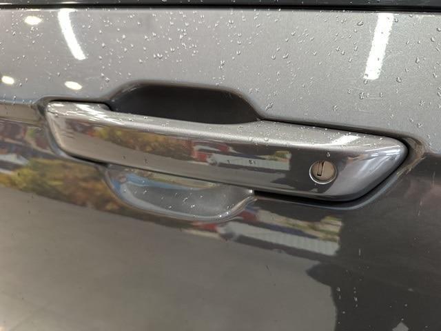 used 2023 Jeep Grand Cherokee car, priced at $28,295
