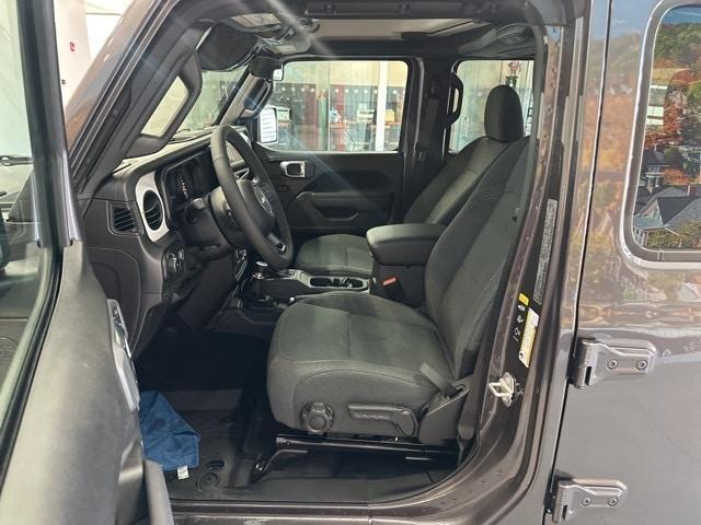 new 2025 Jeep Wrangler car, priced at $43,825