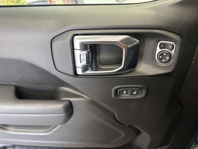 new 2025 Jeep Wrangler car, priced at $43,825