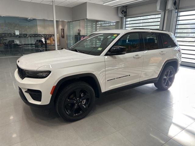 used 2023 Jeep Grand Cherokee car, priced at $34,995