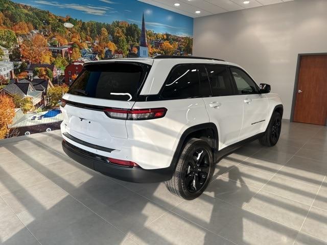 used 2023 Jeep Grand Cherokee car, priced at $34,995