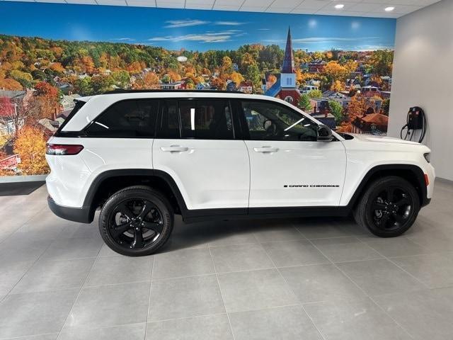 used 2023 Jeep Grand Cherokee car, priced at $34,995