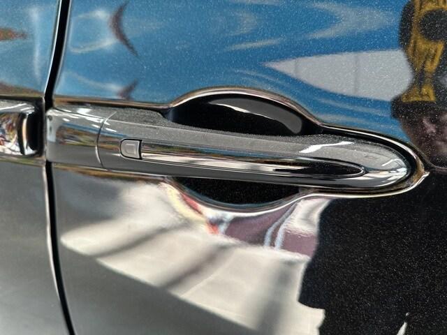 new 2025 Chrysler Pacifica car, priced at $51,944