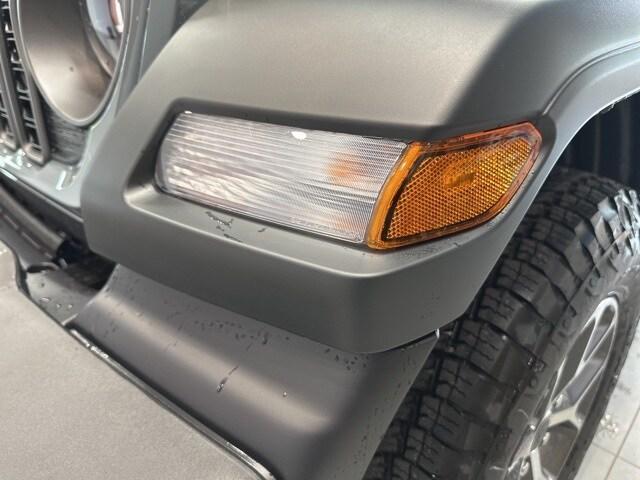 new 2025 Jeep Wrangler car, priced at $45,971