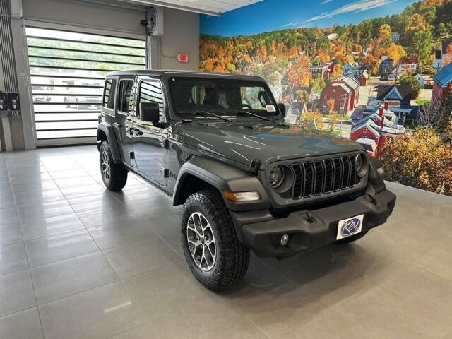 new 2025 Jeep Wrangler car, priced at $45,971