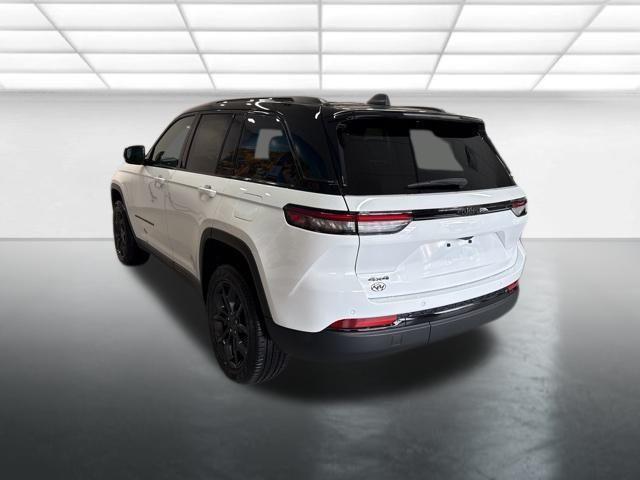 new 2025 Jeep Grand Cherokee car, priced at $45,890