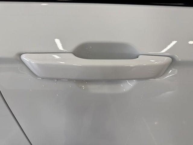 new 2025 Jeep Grand Cherokee car, priced at $45,890