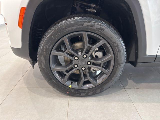 new 2025 Jeep Grand Cherokee car, priced at $45,890