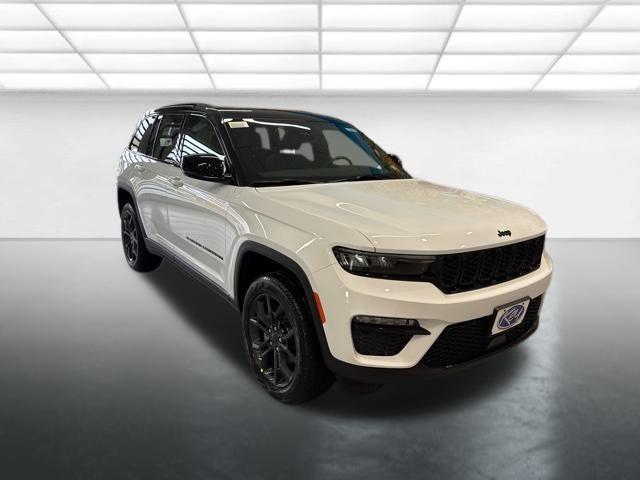 new 2025 Jeep Grand Cherokee car, priced at $45,890