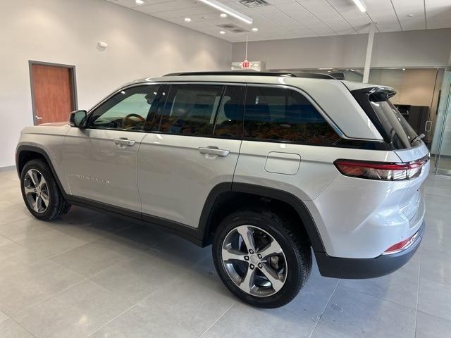 new 2024 Jeep Grand Cherokee car, priced at $44,435