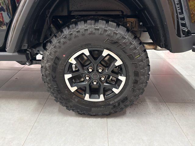 new 2026 Jeep Gladiator car, priced at $61,280