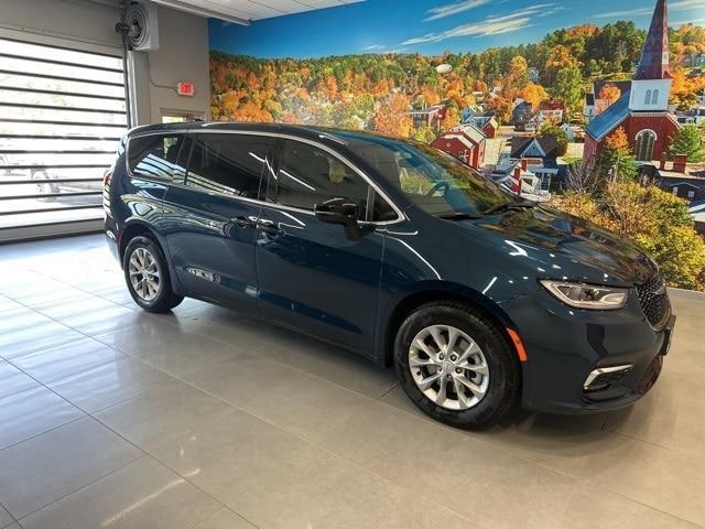 new 2025 Chrysler Pacifica car, priced at $46,080